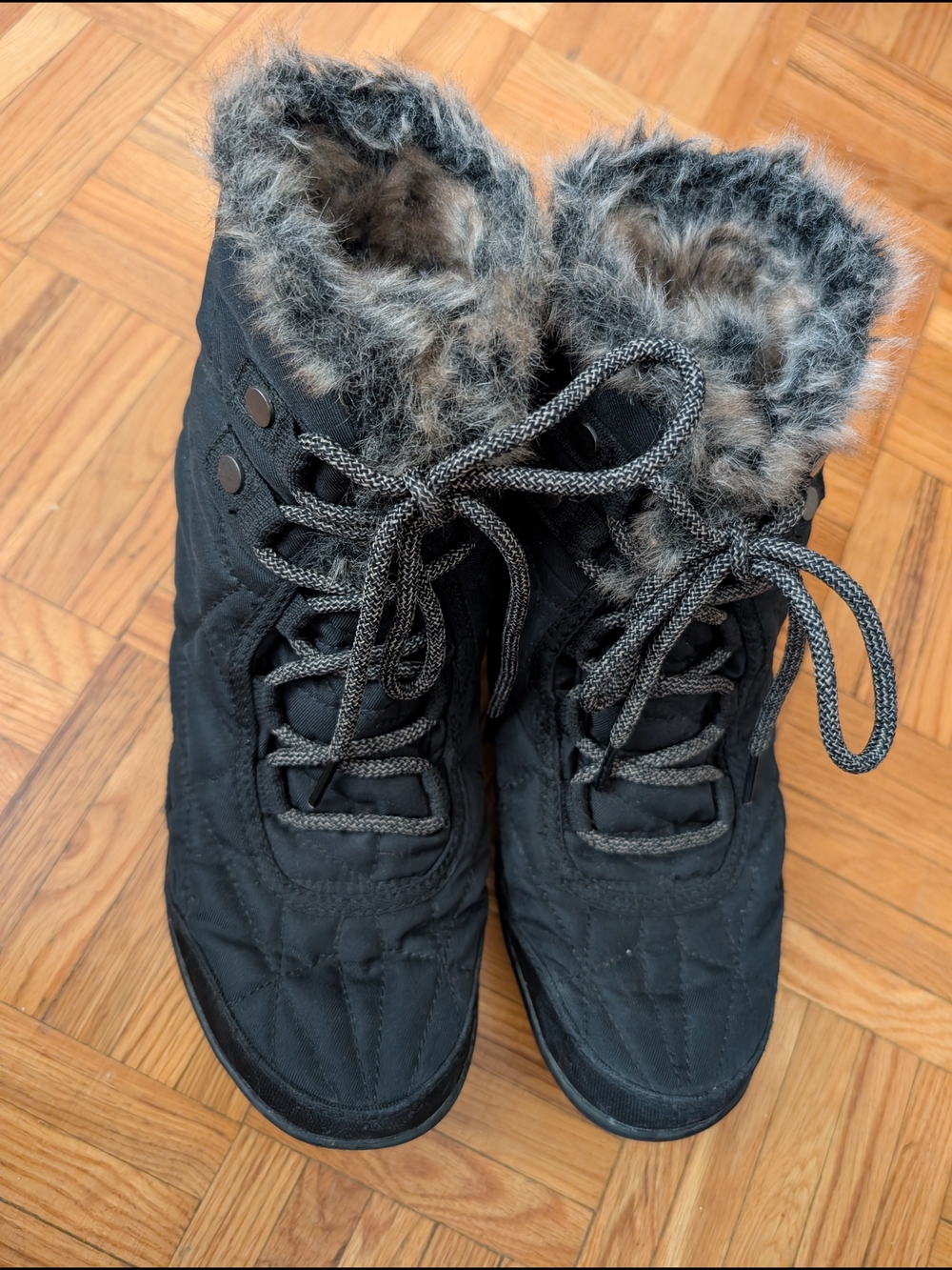 Women's Black Faux-Fur Lined Winter Lace-Up Boots